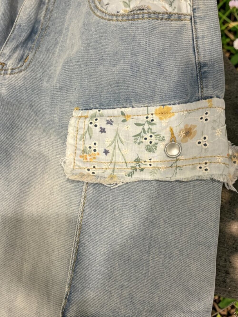 POL Denim Flowered Patchwork Jeans - Picture 4 of 6